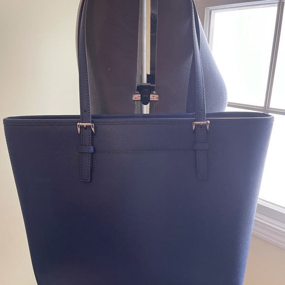 NWT Michael Kors jet set tote - Picture 4 of 6